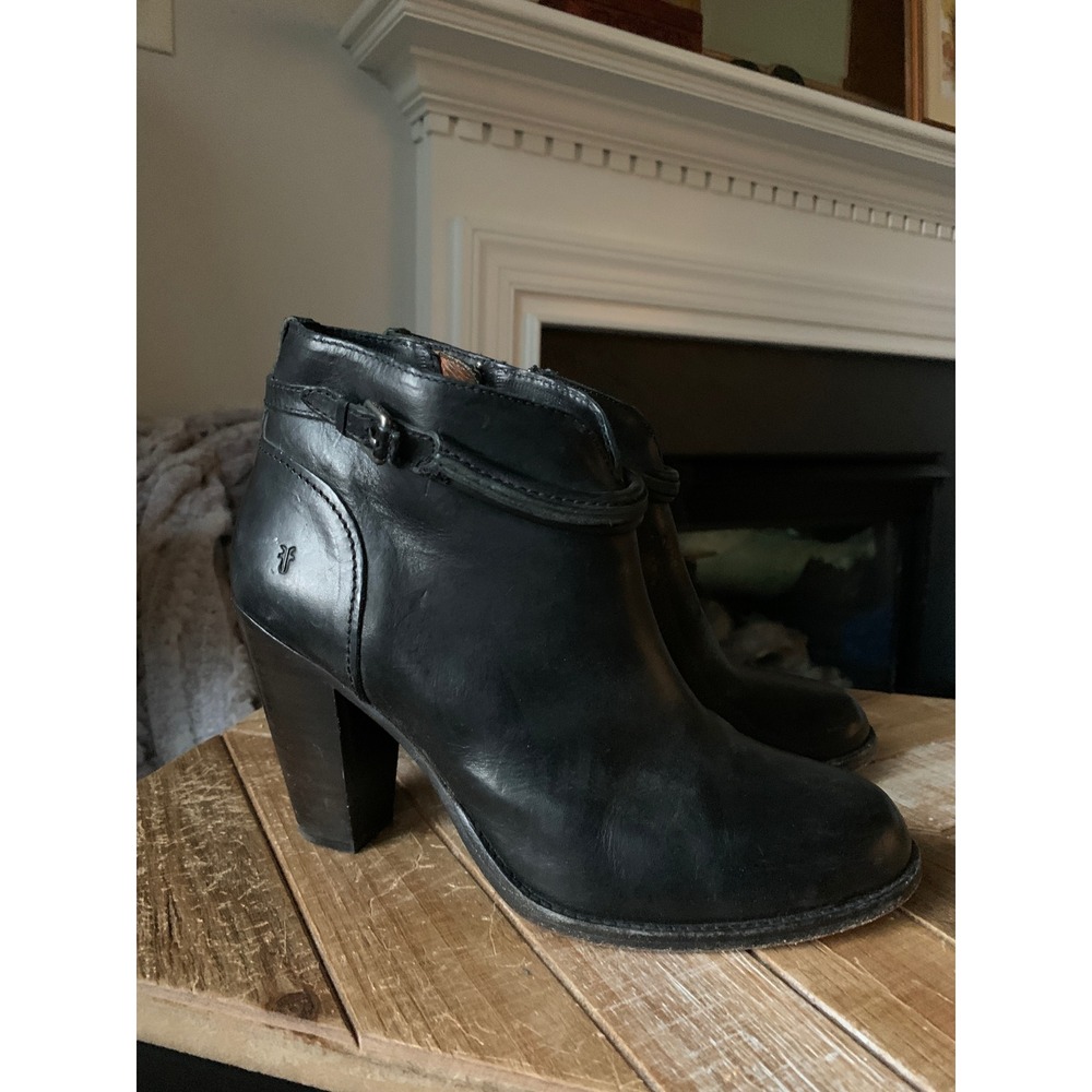 Frye Black Leather Ankle Boots Buckle Strap Block Heel Booties 8B 3477142-BLK